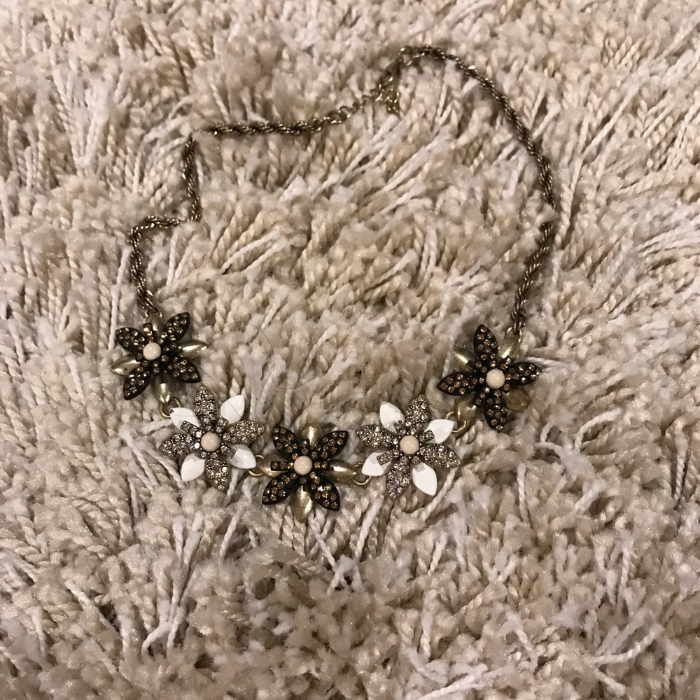 Statement necklace